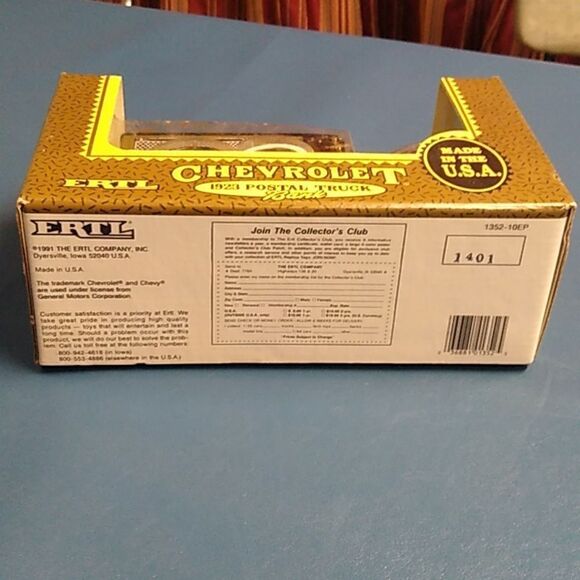 1923 Postal Truck Bank - Black and Green 1/25 scale Ertl Locking Coin Bank - Picture 4 of 6